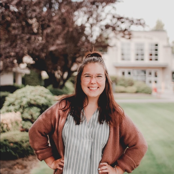 Meet your Posher, Hannah - Picture 1 of 1